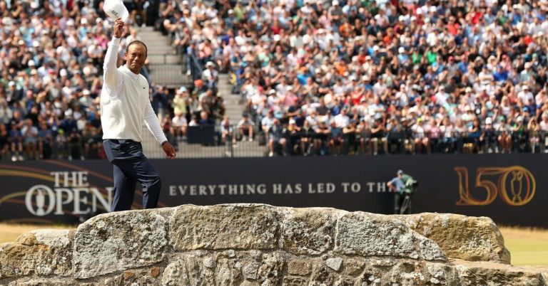 With Tears and Hat Tips, Tiger Woods Bids Farewell, Perhaps, to St. Andrews