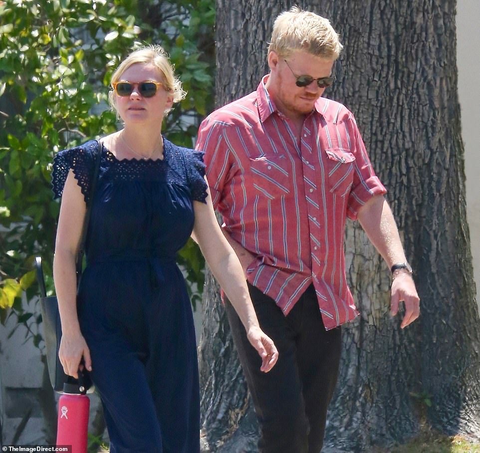 A closer look: They had been enjoying lunch at the French style café Marie et Cie in Valley Village, California where they dined on sandwiches