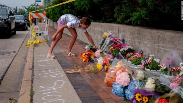 Highland Park shooting: Memorials grow as community remembers victims of July Fourth attack