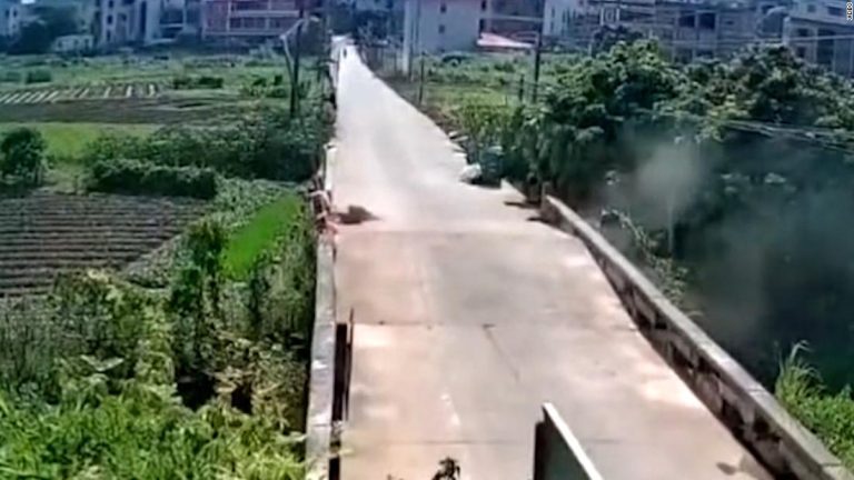 Video shows bridge breaking in half due to heatwave