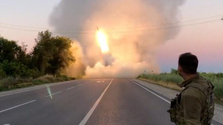 See Ukrainian army use US rockets in Russian war