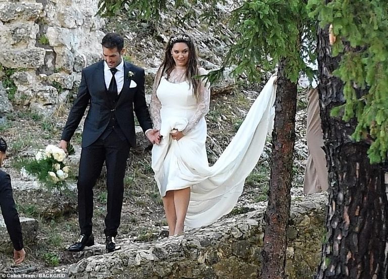 Bride Kelly Brook, 42, marries ‘soulmate’ Jeremy Parisi