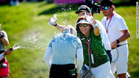 Henderson celebrates after winning her second major.