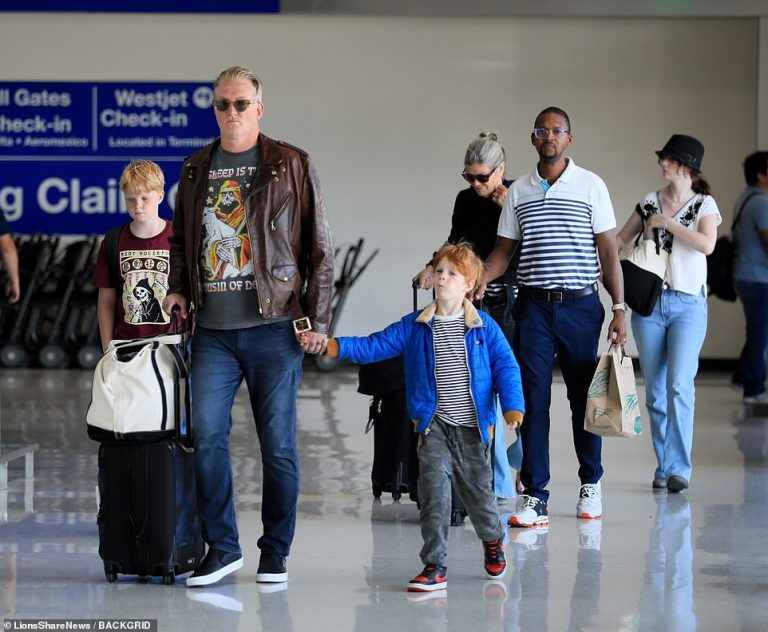 EXCLUSIVE PICTURES: Josh Homme seen with his children for the first time since restraining order