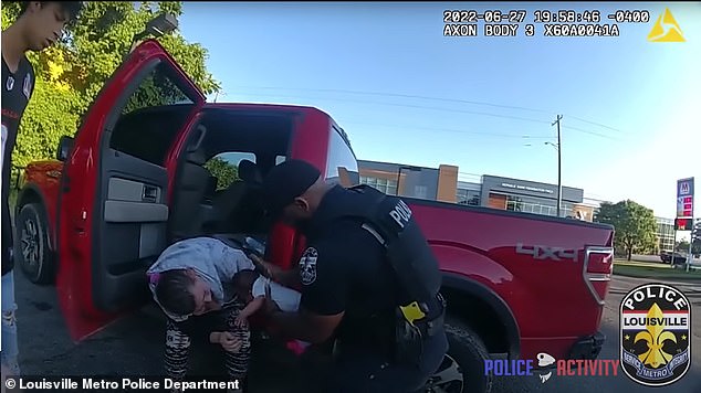 Moment Kentucky cop saves the life of seven-day-old baby girl who stopped breathing