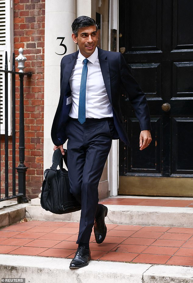 Rishi Sunak sported £3,500 bespoke suit as he prepared for crunch leadership vote