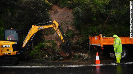 Sydney orders thousands to evacuate as heavy rains cause flash floods