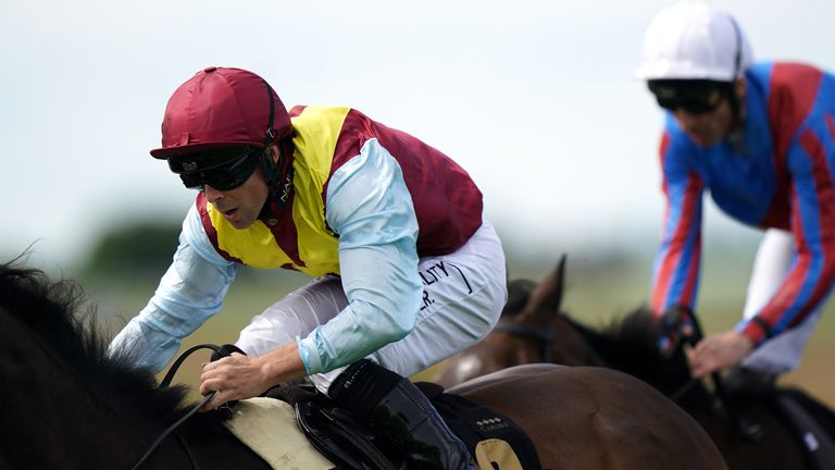 Commonsensical and Ben Curtis on the way to winning at Carlisle