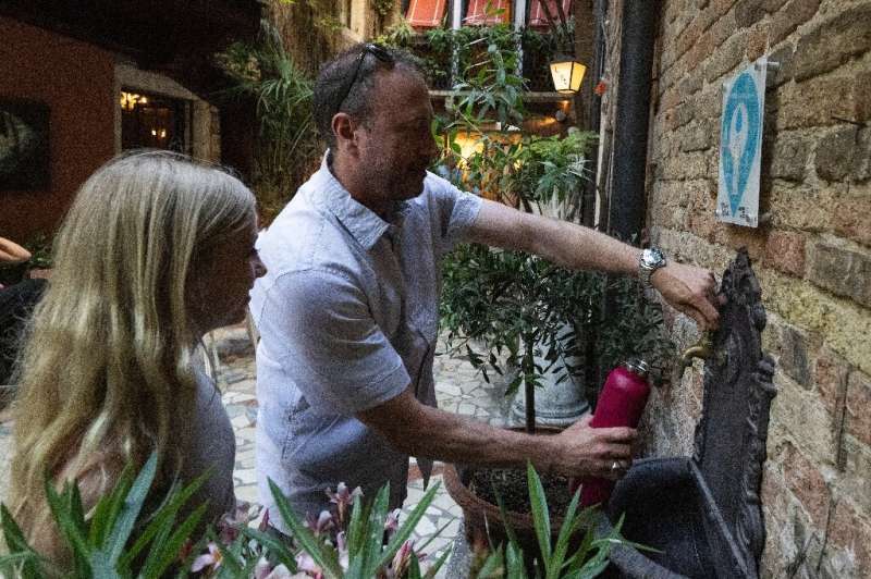 To combat waste, Venice promotes the use of refillable water bottles by calling tourists' attention to the vast network of fount