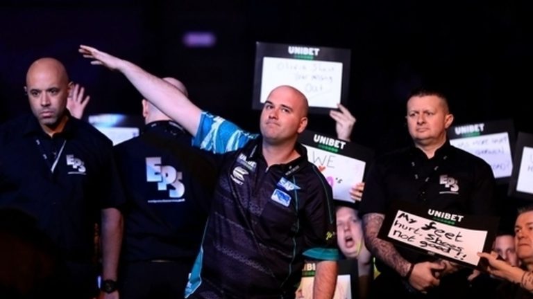 Rob Cross on his walk-on song and the best atmosphere in darts | Darts News