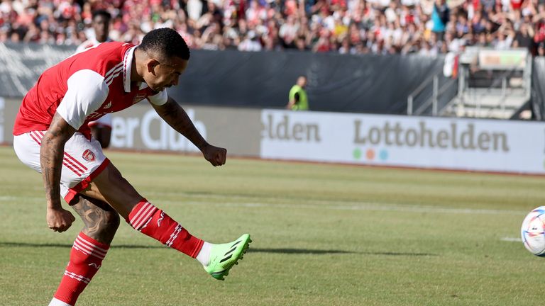 Jesus scores 90 seconds into Arsenal debut!