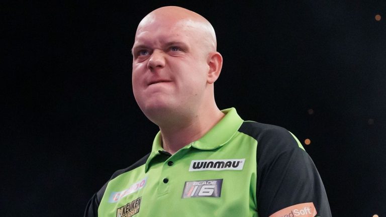 World Matchplay Darts: Michael van Gerwen muddles past Adrian Lewis as Joe Cullen pulls off astonishing 10-2 victory | Darts News