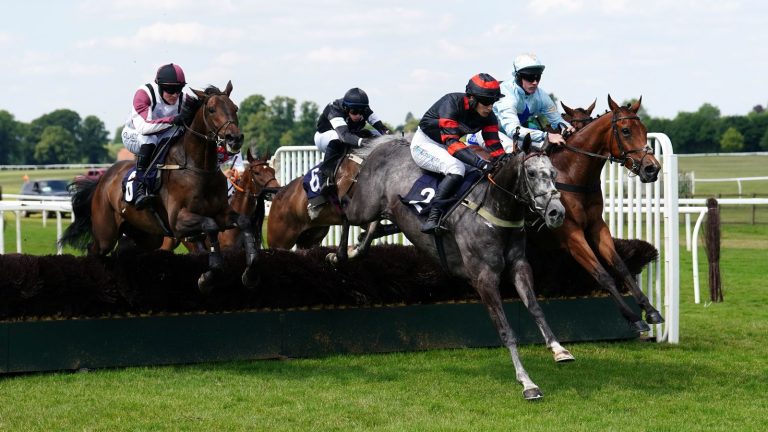 Today on Sky Sports Racing: Philip Hobbs’ Leapaway looking to give weight away all round at Worcester | Racing News