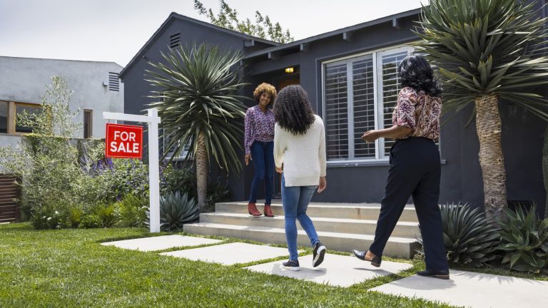 Fannie Mae says fixed mortgage rates could fall to 4.5% next year