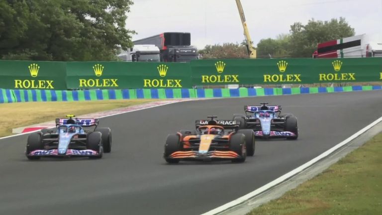 Ricciardo pulls off a brilliant double overtake on the Alpines