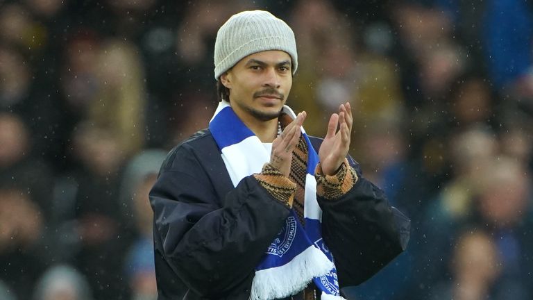 Dele Alli acknowledges the Everton fans at half time