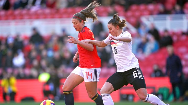 Spain&#39;s Alexia Putellas (left) and Germany midfielder Lena Oberdorf were also nominated