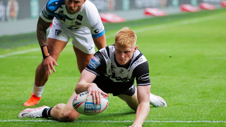 Harvey Barron touches down to score for Hull