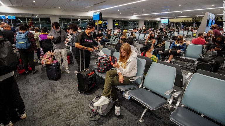 More than 860 US flights cancelled, 4,000 delayed on Sunday