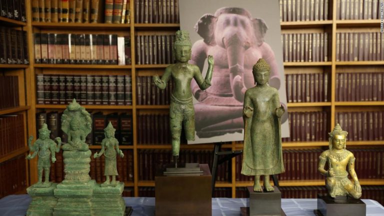 US returns looted cultural artifacts to Cambodia