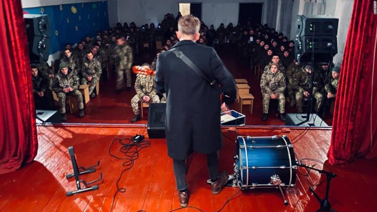 'It could be the last concert of their lives.' See how music is helping Ukraine's troops