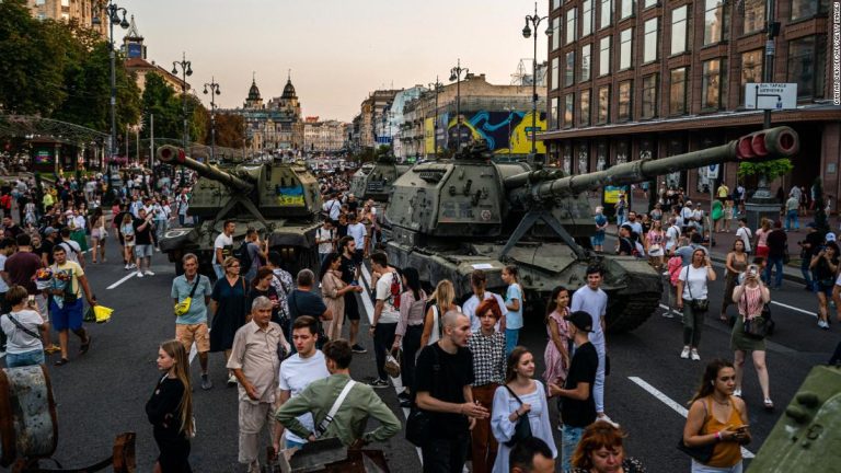 Ukrainian cities ban independence day events as Zelensky warns of “particularly ugly” attacks