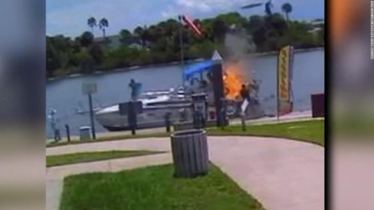 See moment boat explodes while sitting in marina