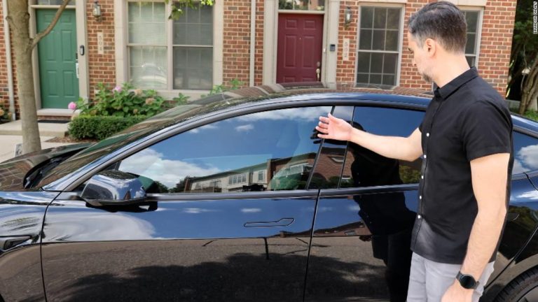 Tesla owner has his car key implanted in his hand