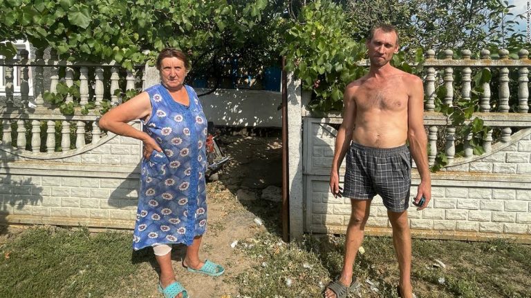 The families caught in the crosshairs of Ukraine’s southern counteroffensive