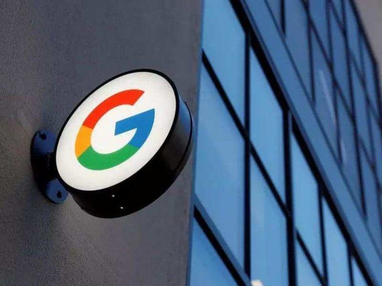 Google back up after brief outage, reports Downdetector