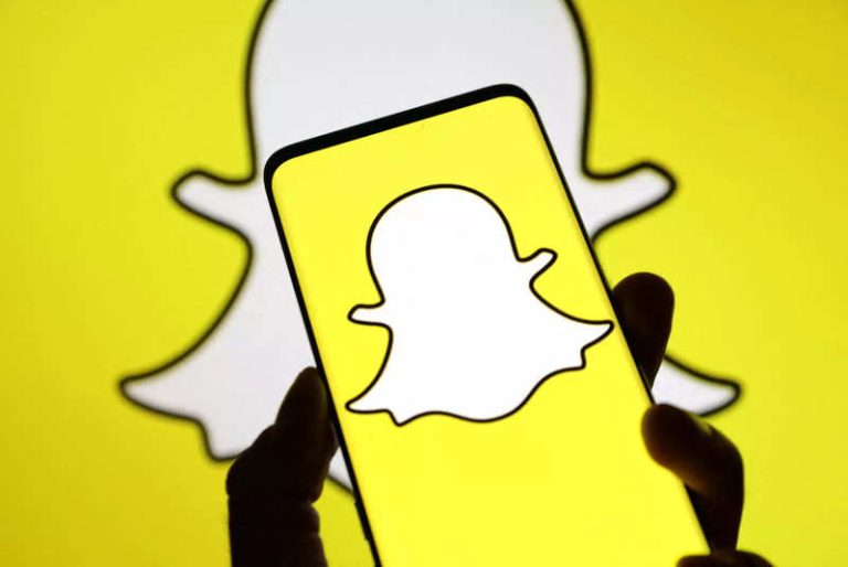 Snap plans to lay off employees