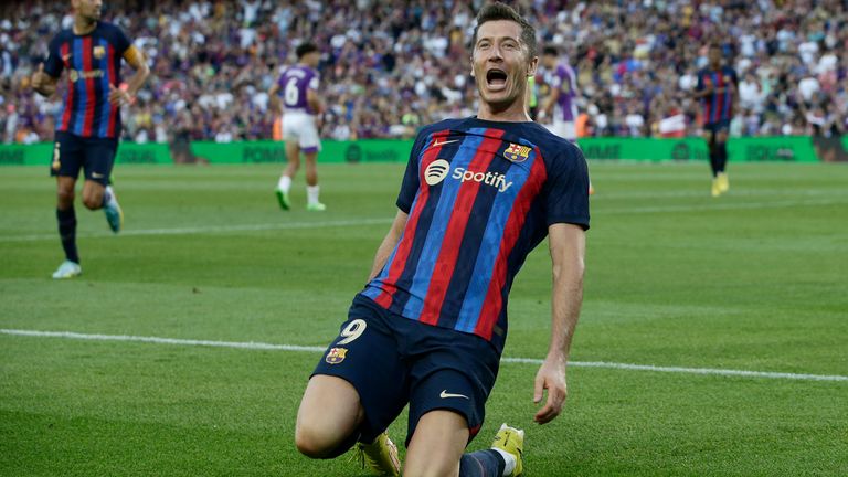 Barcelona thrashed Valladolid 4-0 with Robert Lewandowski on target again