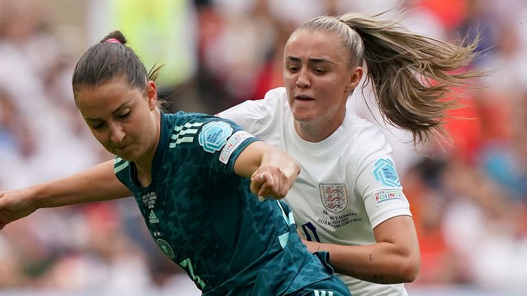 Sara Dabritz and Georgia Stanway fight for possession