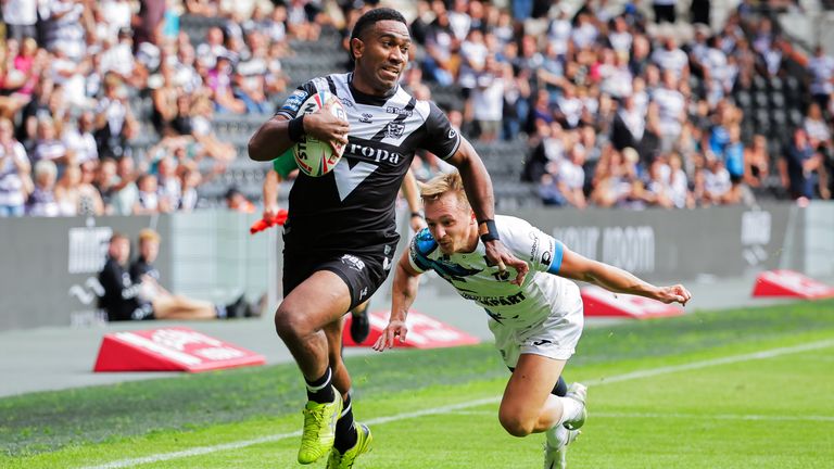 Hull FC&#8217;s Mitieli Vulikijapani runs in for a try (Photos: Alex Whitehead/SWpix.com)