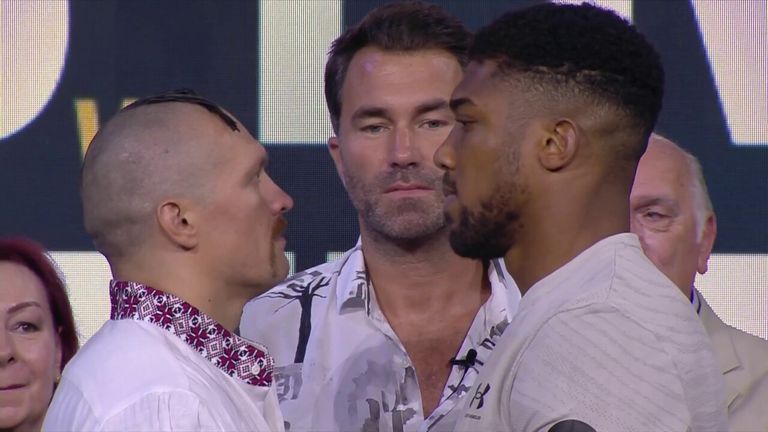 Oleksandr Usyk and Anthony Joshua refuse to break intense 107-second face-off! | Video | Watch TV Show