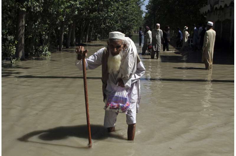 EXPLAINER: Pakistan fatal flooding has hallmarks of warming