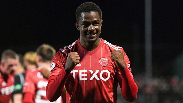 Luis Lopes put Aberdeen 2-1 ahead at Annan Athletic