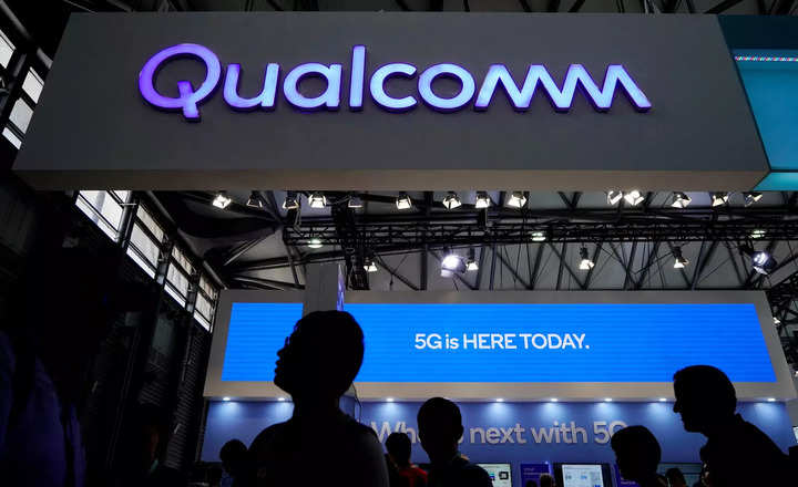 Qualcomm leads the $8.9 billion global smartphone chip market