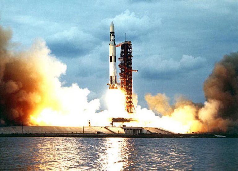 Saturn V Rocket Was LOUD – As Loud as 10,000 Jet Engines – but Didn’t Melt Concrete