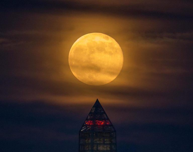 Sturgeon Supermoon + Perseids Meteor Shower, Mercury, Saturn, Jupiter & Vega