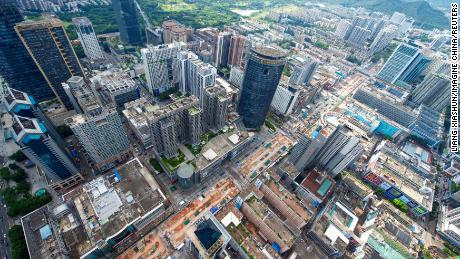 The Huaqiangbei shopping area in Shenzhen is home to the world&#39;s largest eletronics wholesale market.