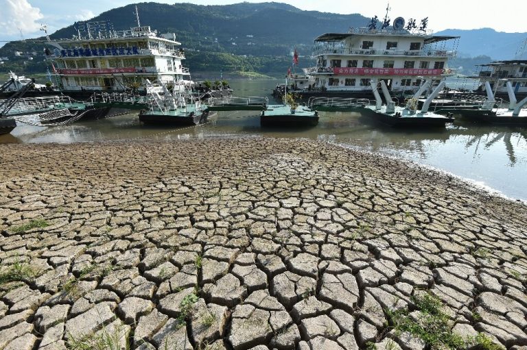 Chinese city dims lights in heatwave power crunch