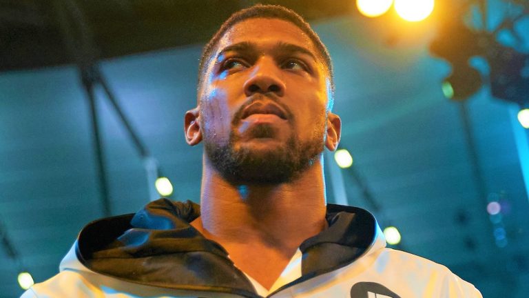 Anthony Joshua vs Oleksandr Usyk: ‘If AJ puts a sustained combination on anyone, he goes through them’ says Frazer Clarke | Boxing News