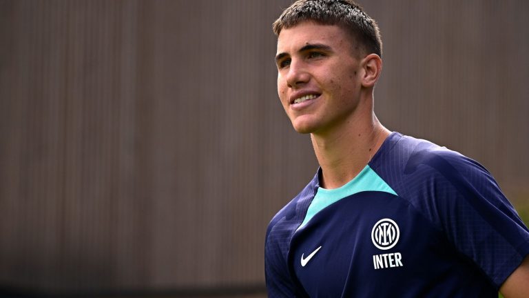 Chelsea sign Italy youth international Cesare Casadei from Inter Milan | Transfer Centre News