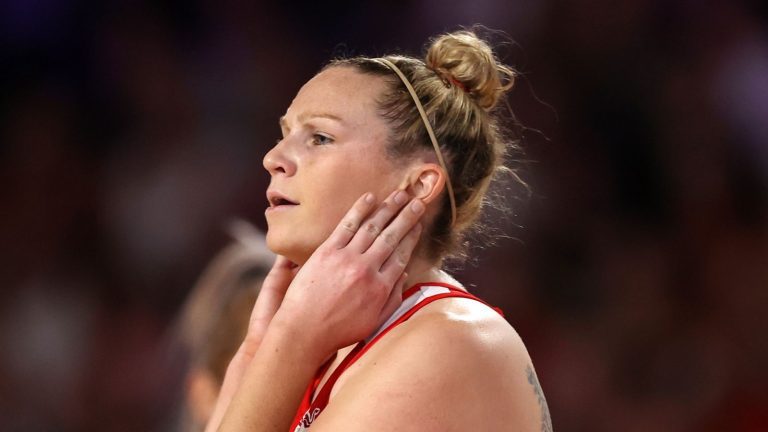 Commonwealth Games: England title defence ended by Australian Diamonds in semi-final | Netball News