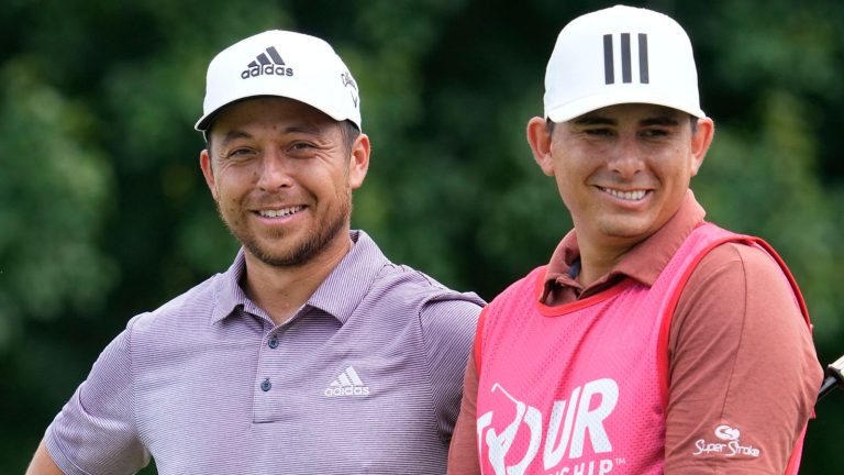 Tour Championship: Xander Schauffele moves within two of Scottie Scheffler in FedExCup finale | Golf News