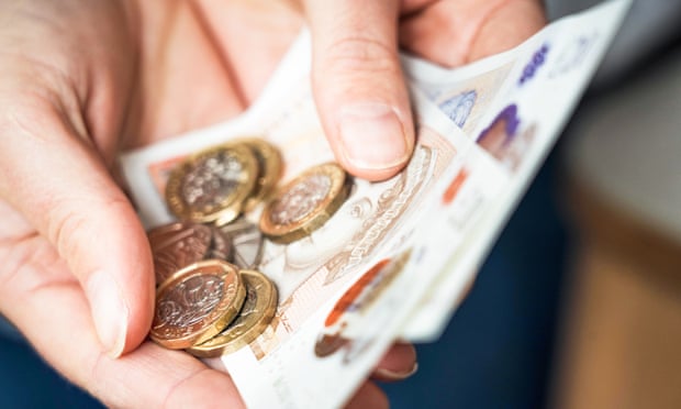 Research shows that we experience the ‘pain of paying’ when spending cash.