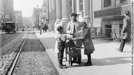 A peanut stand on West 42nd Street in New York City, circa 1905.