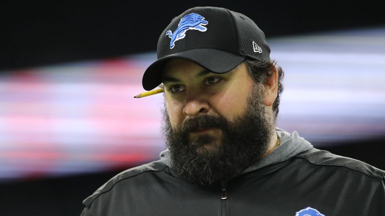 Former Lions head coach Matt Patricia appears to be calling the plays on offense of the Patriots in 2022