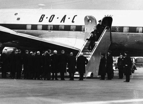 Elizabeth, now the new Queen, returns from Kenya on February 7, 1952. She was 25 and on a royal visit to Kenya when she heard about the sudden death of her father.